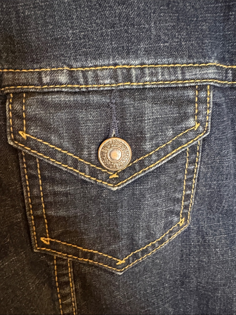 EUC Levi's Cotton Blend Classic Denim Jacket - Picture 6 of 10